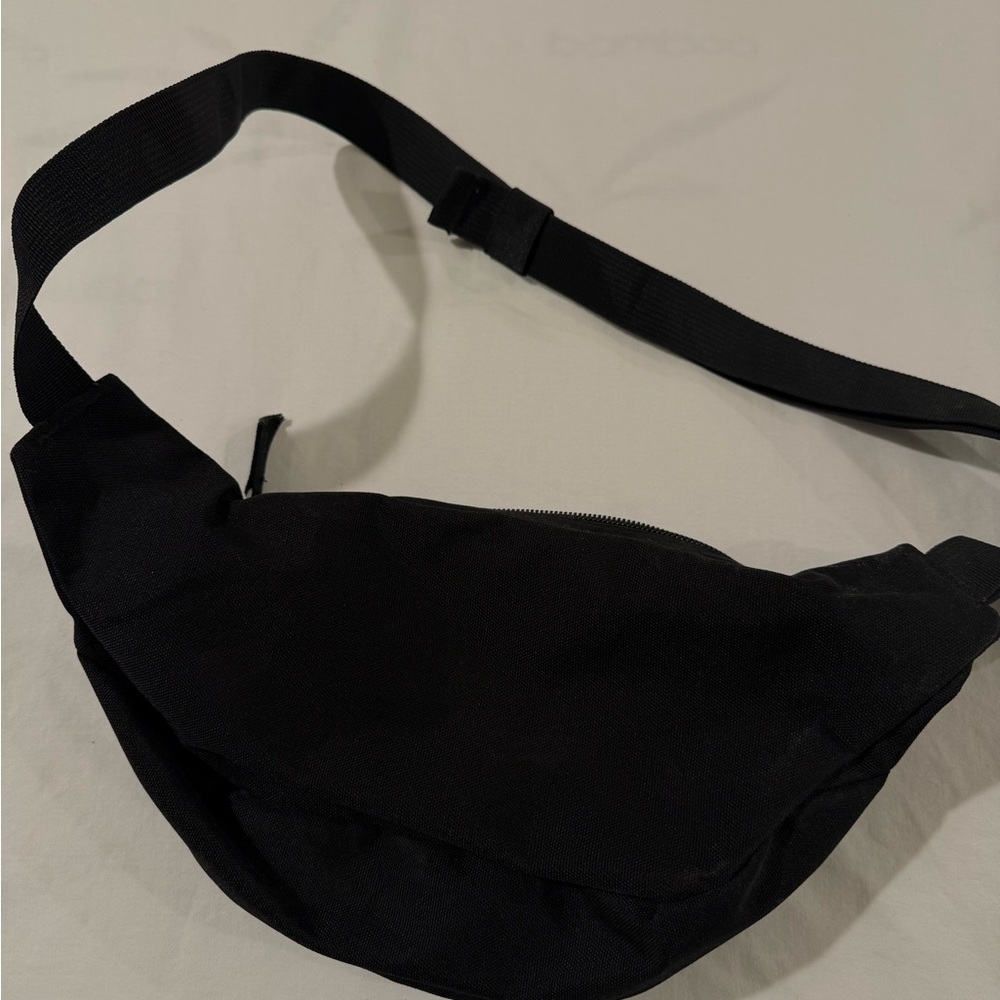 Jansport Black Belt Bag with Front Zip Pocket - Picture 2 of 2